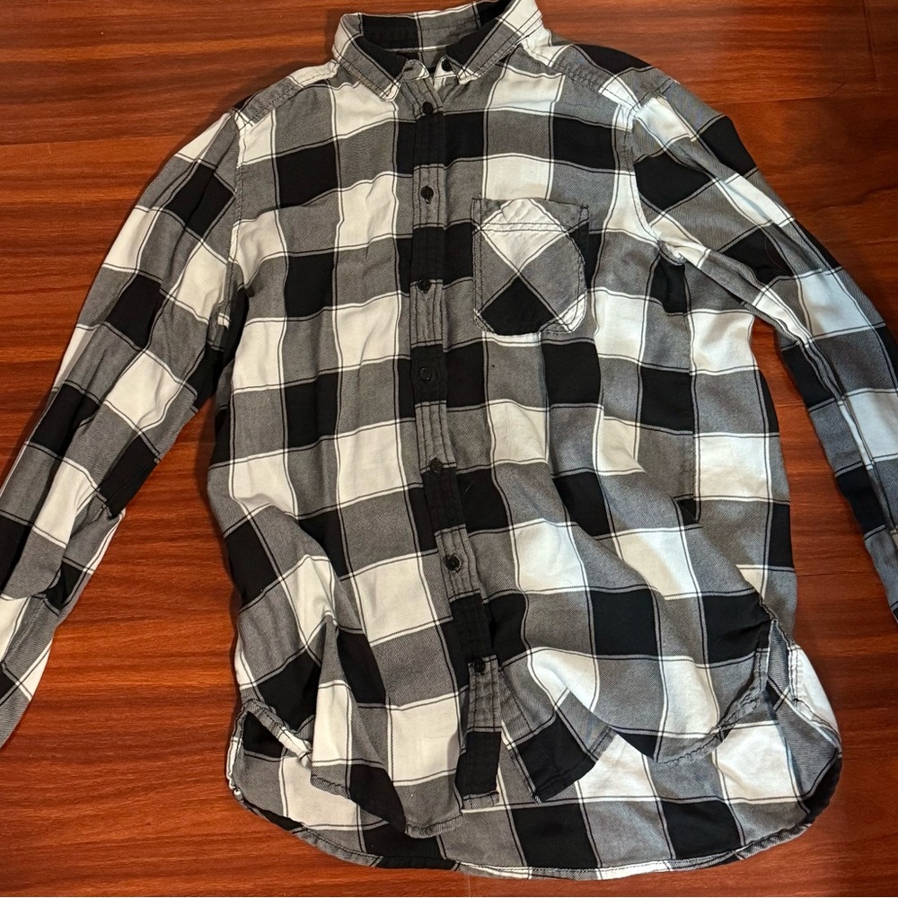 Express Women’s Boyfriend Button Down Shirt